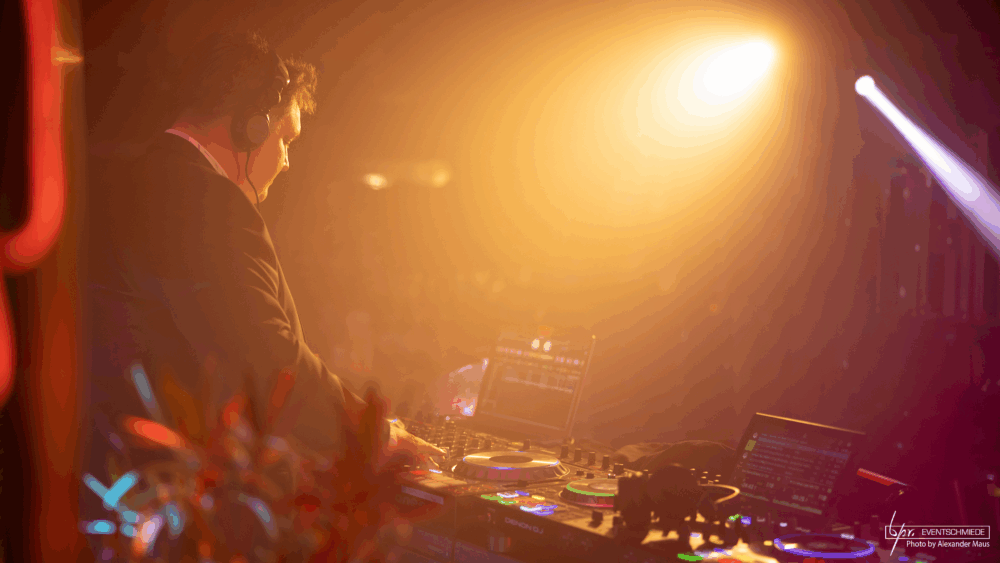 stream photo 85a1ebf2 f0629dd3e2314fb70417e14581fc3c17d89c239d - lovebee - die fetzigen hochzeitsmessen