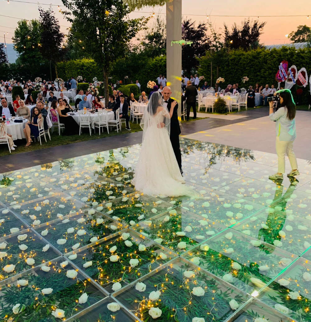 stream photo a93e7dbc b60d212bede958d358d1940ddf27a239b2bf5bb5 - lovebee - die fetzigen hochzeitsmessen