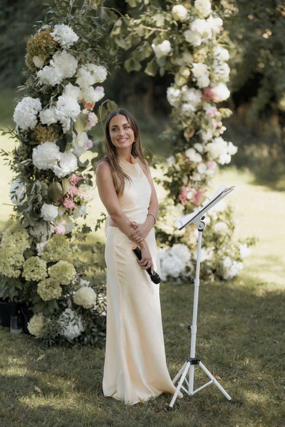 stream photo 5b428a80 0d9650190a3cc280d4467e227446759e4d5fb155 - lovebee - die fetzigen hochzeitsmessen