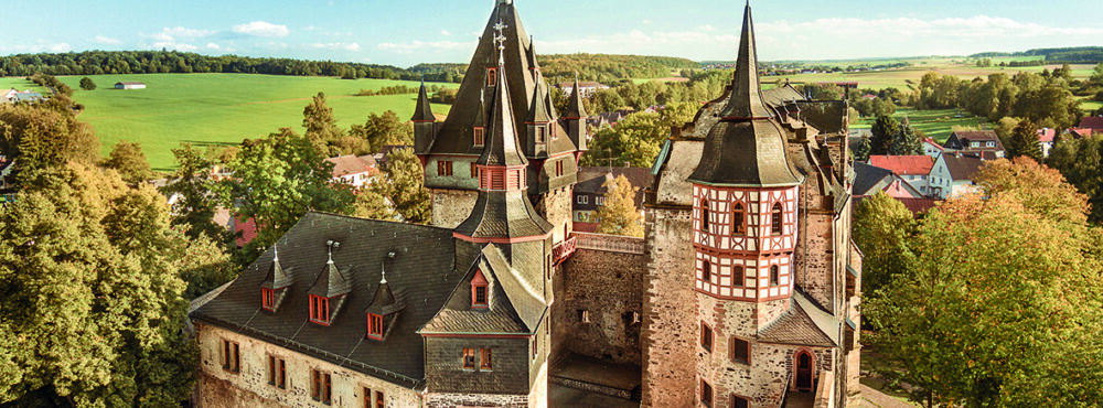 info@schloss-romrod.com