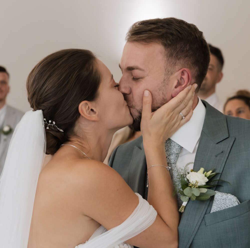 stream photo 116e5d48 680f2211bbf783a52f0ab3ac67df9fe09063b3da - lovebee - die fetzigen hochzeitsmessen