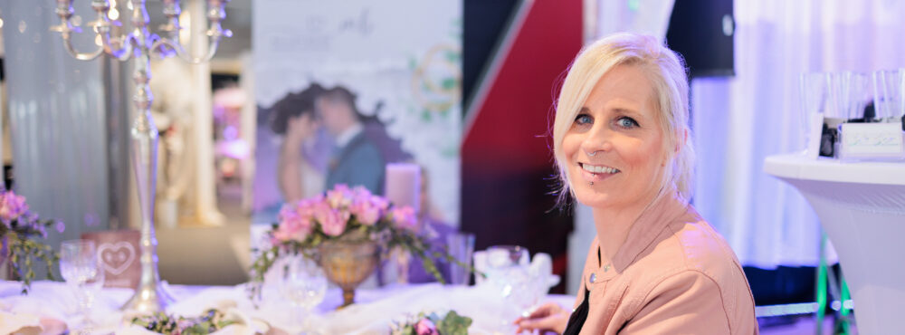 info@million-bride-hochzeiten.com