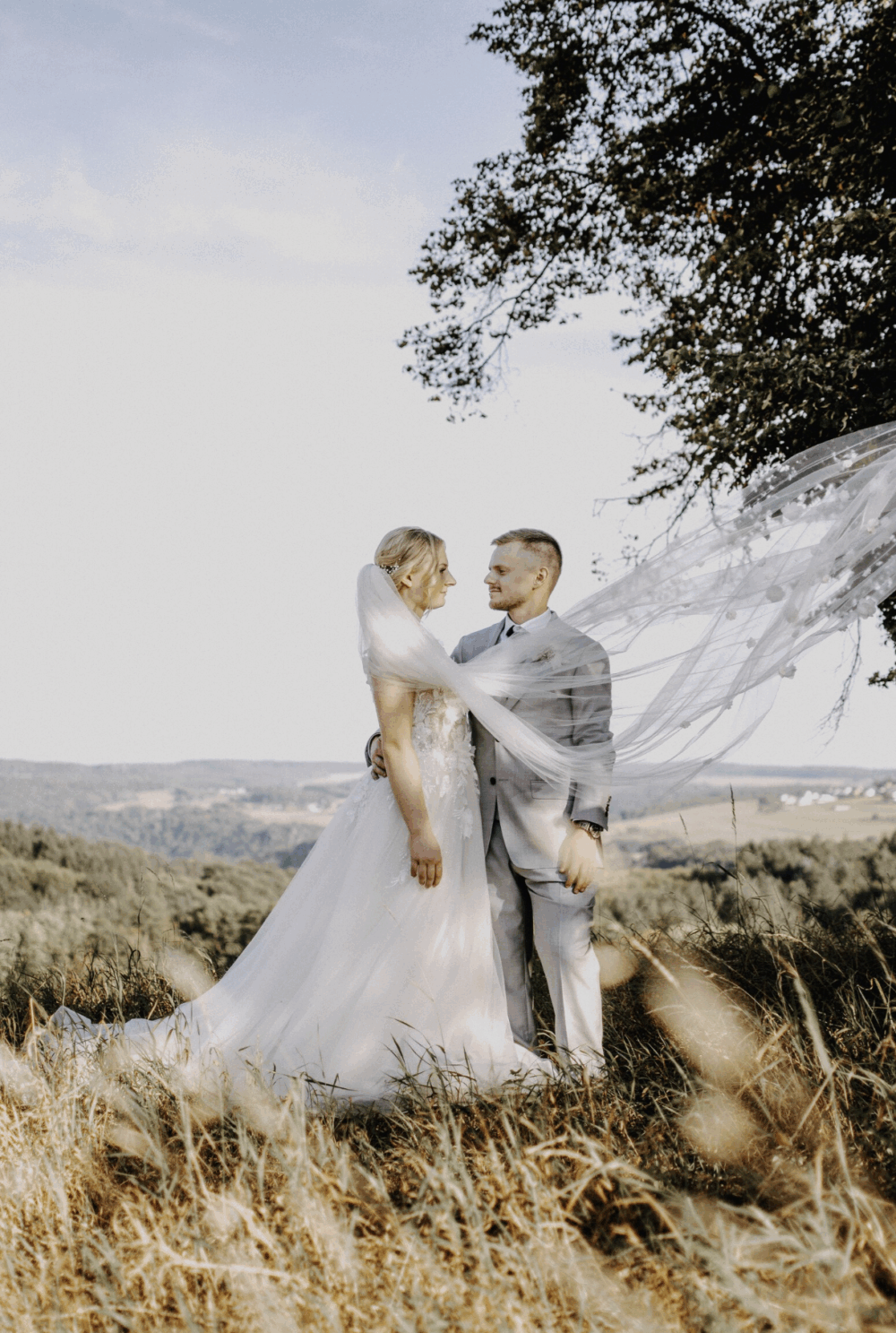 stream photo 99cdc840 378ec4c7dff1d7697af207fd34f0f01cd9f5a4d6 - lovebee - die fetzigen hochzeitsmessen